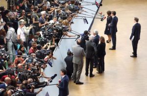 Σκληρή μάχη για την εκλογή των προσώπων στο τιμόνι της ΕΕ