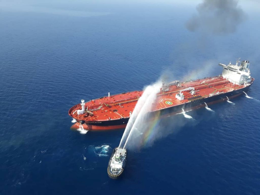 Κόλπος Ομάν : Εκρηκτικός μηχανισμός εντοπίστηκε στο ένα από τα δύο τάνκερ