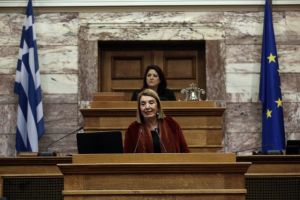 Πάρτι το Twitter για τη συγγνώμη της Χριστοδουλοπούλου στον ΣΥΡΙΖΑ