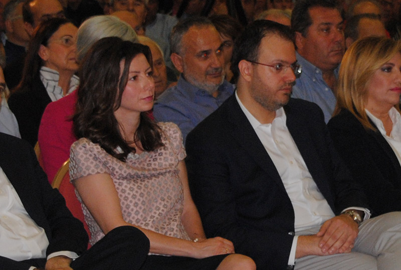 ΣΥΡΙΖΑ: Στην Εθνική Βιβλιοθήκη η σύζυγος Θεοχαρόπουλου