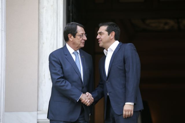 O Τσίπρας είδε τον Αναστασιάδη πριν την κηδεία του Χριστόφια