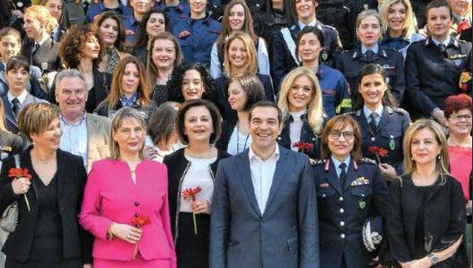 Ο Τσίπρας εξώφυλλο και στο περιοδικό της Πυροσβεστικής, λίγους μήνες μετά το Μάτι