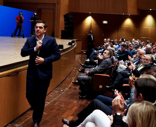 Ο Τσίπρας χαιρέτησε τον Κυμπουρόπουλο