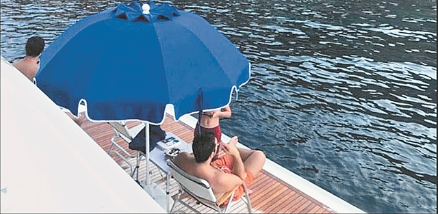 Το πένθος και το κότερο