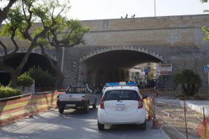 Θρήνος στο Ηράκλειο: Έπινε καφέ με φίλους έφυγε και μετά έπεσε από τα τείχη