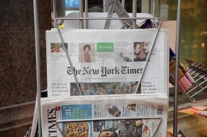 New York Times: Αντιδράσεις για την κάταργηση των πολιτικών σκίτσων