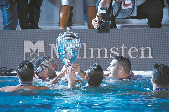 Τριπλό χτύπημα!