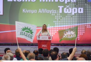 Ο Βενιζέλος δεν εκπροσωπεί το νέο στο ΚΙΝΑΛ, απαντά η Γεννηματά