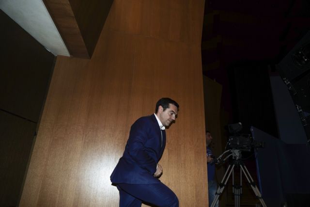 Ξεκινά η προεκλογική περίοδος – Ανακοινώνει μέτρα «διάσωσης» της μεσαίας τάξης ο Τσίπρας