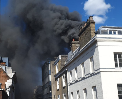 Λονδίνο: Μεγάλη φωτιά στο κτίριο της Thai Airways