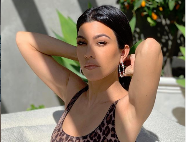 Κόρτνεϊ Καρντάσιαν: Η ημίγυμνη φωτογραφία που «κόβει» την ανάσα