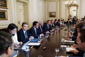Σε εξέλιξη, χωρίς κάμερες, το Υπουργικό Συμβούλιο στο Μαξίμου