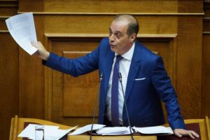 Κατά της καθολικής απαγόρευσης του καπνίσματος ο Βελόπουλος