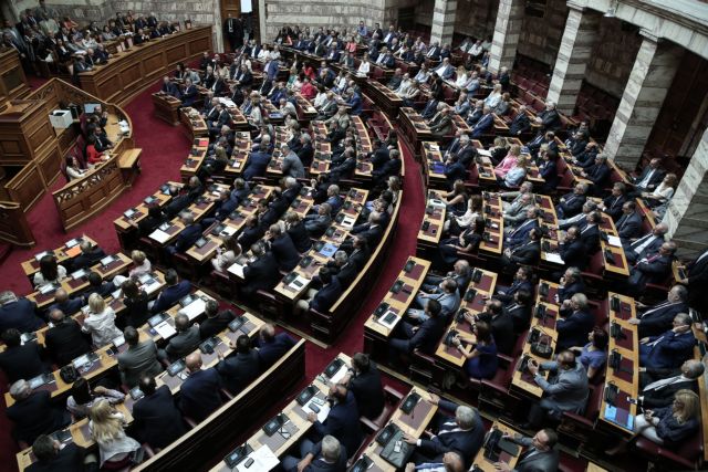 Βουλή: Ποιοι αναλαμβάνουν γενικός και ειδικός γραμματέας