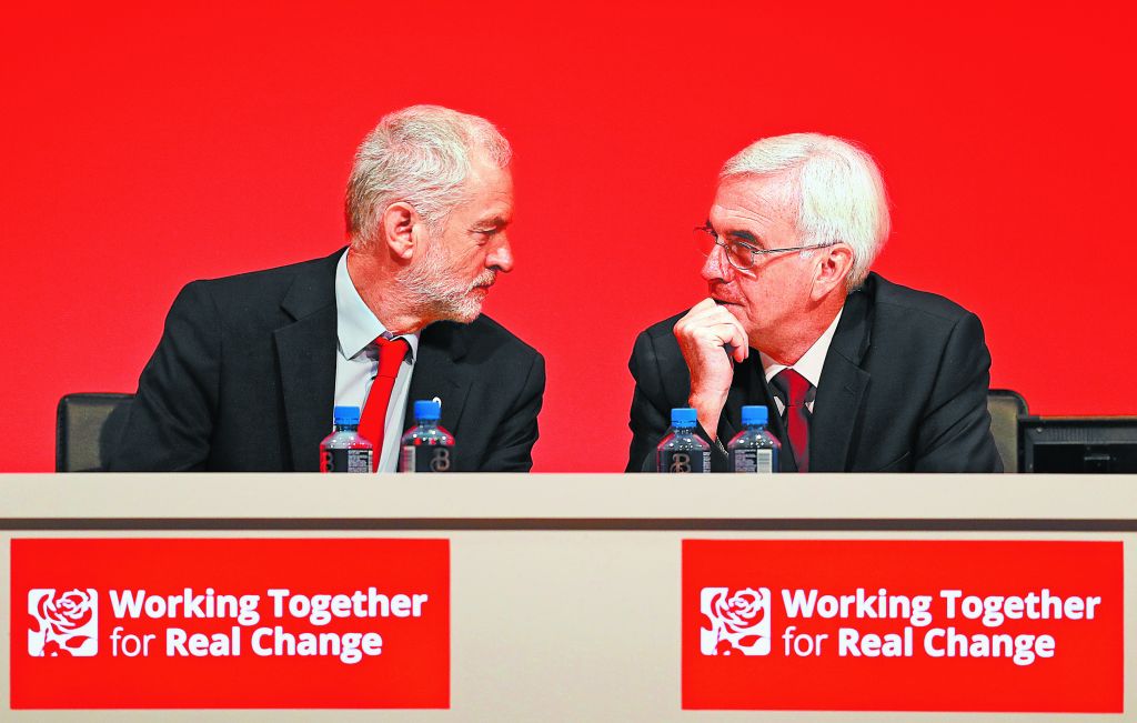 «Ο Τζόνσον είναι ένας άχρηστος»