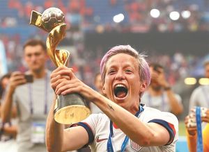 Κρεμάει τα παπούτσια της στο τέλος της σεζόν