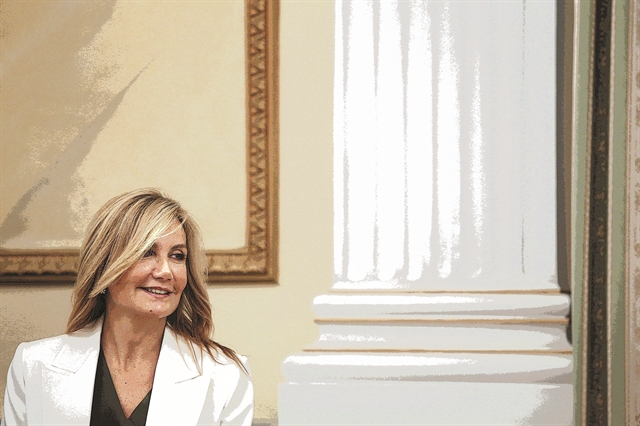 Γιατί τη Μαρέβα;