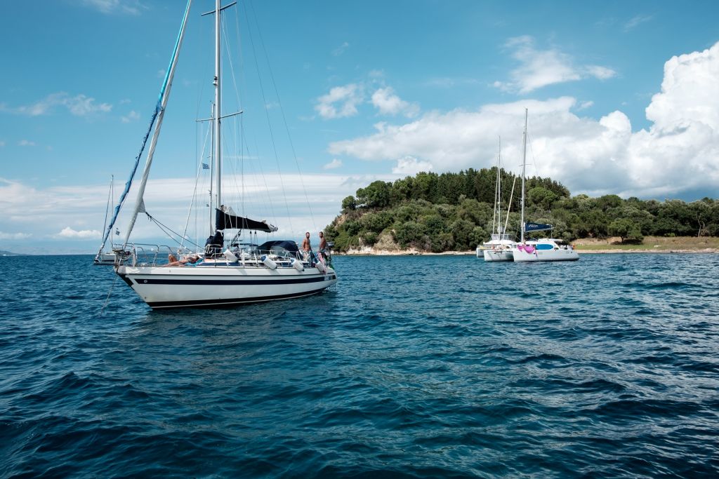 «Εφοριακοί με μαγιό» στα νησιά για την πάταξη της φοροδιαφυγής