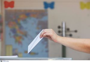 Μετρούν κάστρα και μαύρες τρύπες