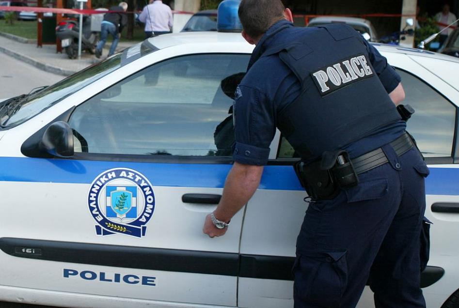 Έξι συλλήψεις για επίθεση κατά αστυνομικών έξω από τη γερμανική πρεσβεία