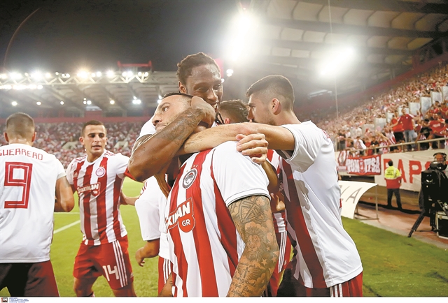 Με κλειστά χαρτιά στην Πόλη