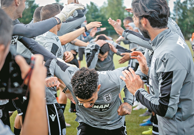 Σημείο αναφοράς ο Φερέιρα πριν καν φτάσει στην Ολλανδία