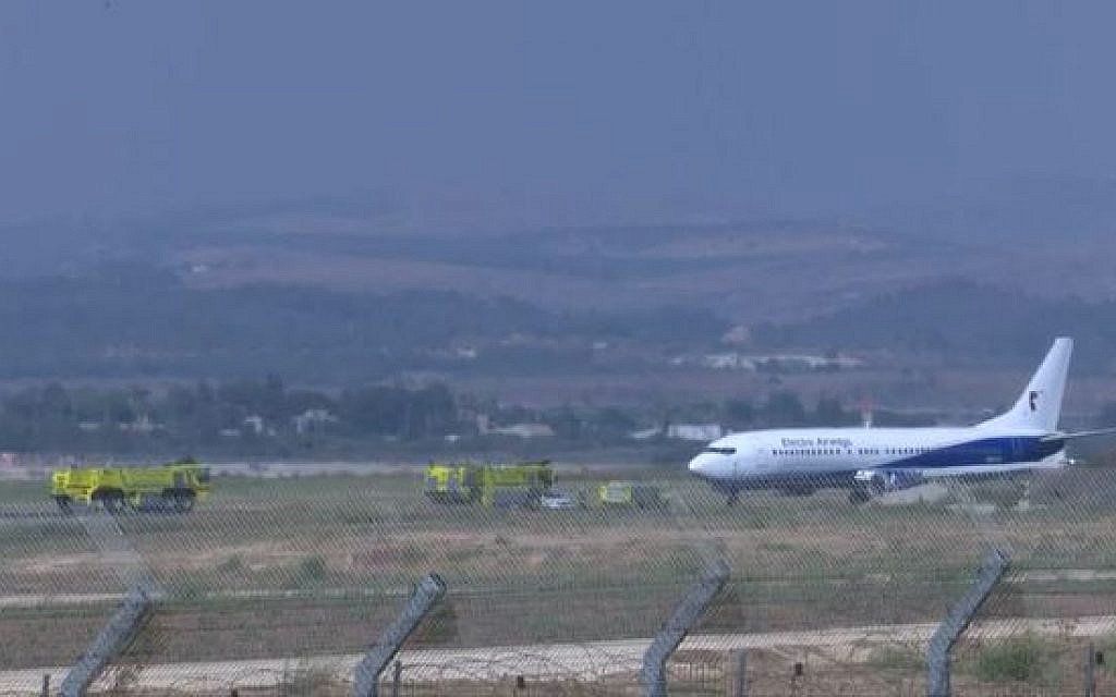 Ισραήλ: Δεξιοτέχνης πιλότος προσγείωσε αεροπλάνο με πρόβλημα στον τροχό