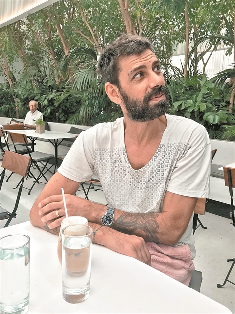 «Πόσοι μπορούν πια να δώσουν 50.000 ευρώ για να ντυθούν;»