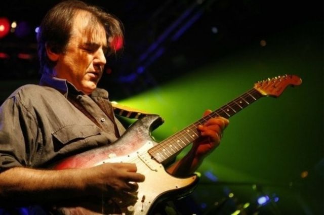 Γιάννης Σπάθας: Ο καλλιτεχνικός κόσμος αποχαιρετά τον θρυλικό κιθαρίστα