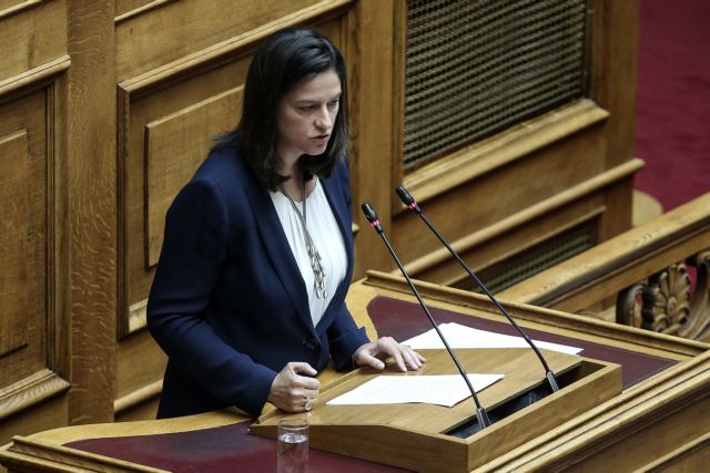 Κεραμέως: Επιστρέφει η ελάχιστη βάση εισαγωγής στα Πανεπιστήμια