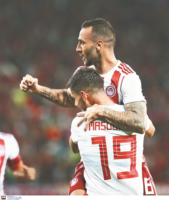 Κυριαρχικός χωρίς να επιτρέψει ίχνος αμφισβήτησης