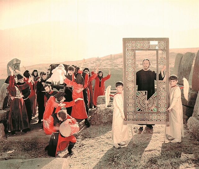 «Σε αυτούς που ανήκεις»