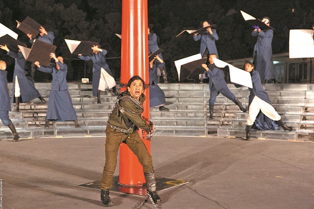 Βαθιά υπόκλιση σε Χάντερ, Τσακίρογλου