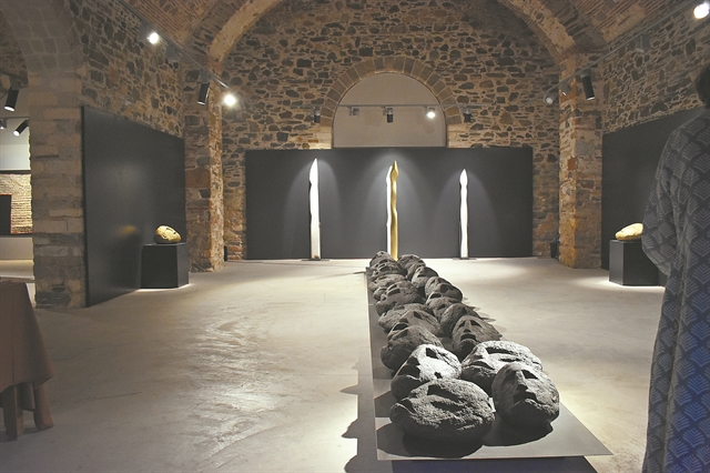 Το «Αρχέγονο μέλλον» της Βένιας Δημητρακοπούλου στη Σύρο