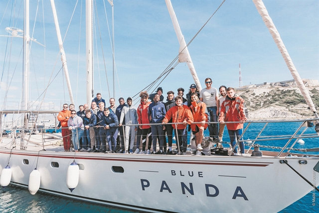 WWF: άνοιξε πανιά για να σώσει τη Μεσόγειο