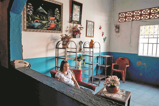 Στο άγνωστο, με βάρκα την απελπισία