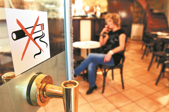 Επιτέλους, τέλος το τσιγάρο στους δημόσιους χώρους