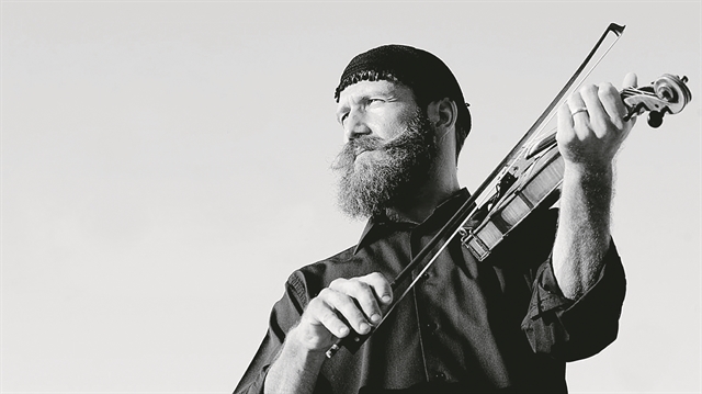 «Τα γλέντια μού δίνουν δύναμη»