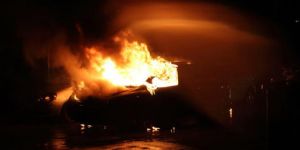 Εμπρηστική επίθεση στο Νέο Ηράκλειο – Ζημιές σε 4 οχήματα