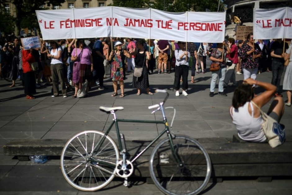 Παρίσι: Μεγάλη συγκέντρωση κατά των δολοφονιών γυναικών στη Γαλλία