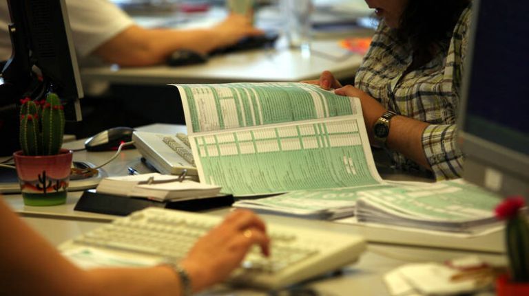 Πόσο κερδίζουν μισθωτοί και συνταξιούχοι