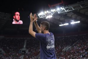 Η αποθέωση του Κώστα Φορτούνη στο Γ. Καραϊσκάκης