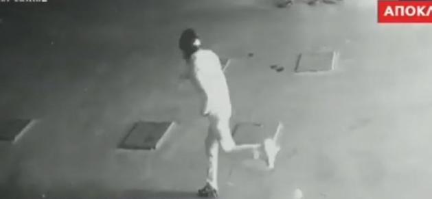 Βίντεο – ντοκουμέντο: Η στιγμή της εμπρηστικής επίθεσης σε πρατήριο καυσίμων