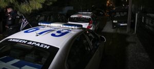 Σοκ στο Κιάτο: Θαμμένη στην αυλή της βρέθηκε ηλικιωμένη – Ομολόγησε ο γιος της