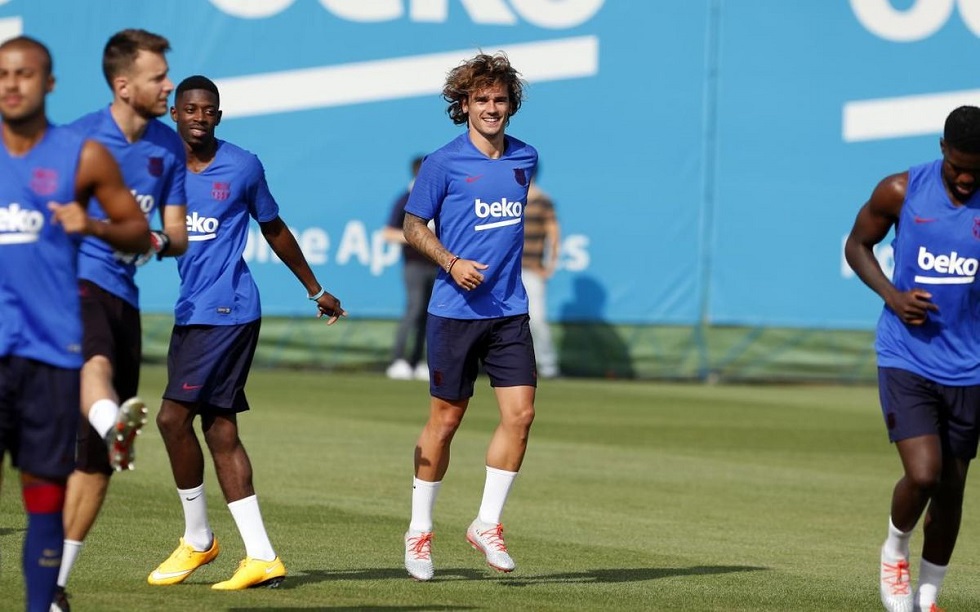 Μπαρτσελόνα : Τρέλαναν στις… ποδιές τον Γκριεζμάν στην πρώτη προπόνηση