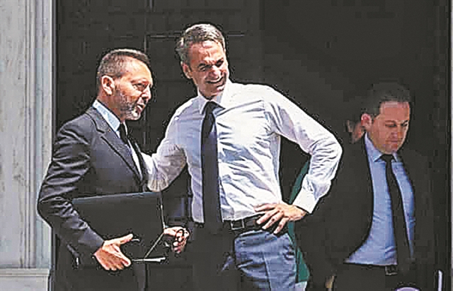 Ενα μικρό δράμα στο Παρίσι