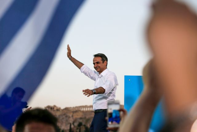 Μητσοτάκης : Η χώρα να βαφτεί μπλε στο χρώμα της Ελληνικής σημαίας