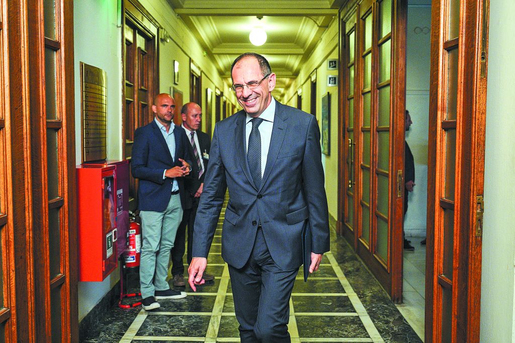 Προεδρική εκλογή από τη Βουλή με 151 ψήφους