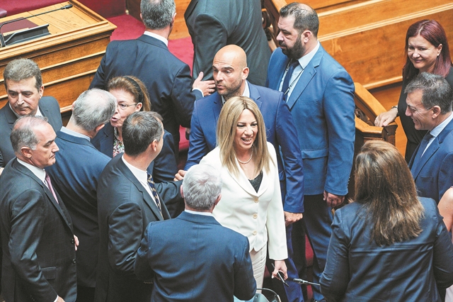 Ασκήσεις αντιπολιτευτικής ισορροπίας στη Βουλή