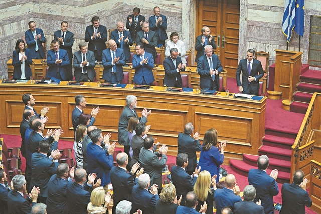 Ράμπο κατά της διαφθοράς με μοντέλο Σιγκαπούρης